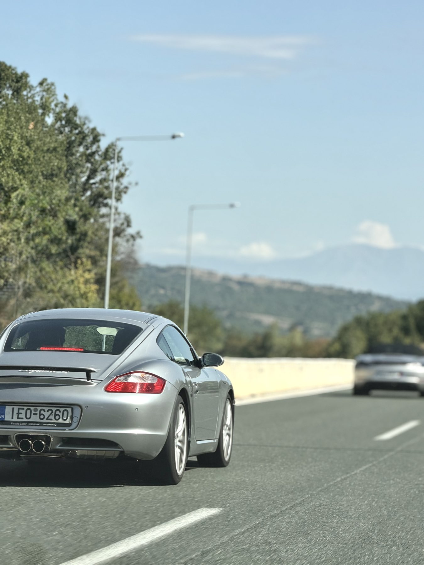 Η Cayman S 987.1 στον αυτοκινητόδρομο προς τις Σέρρες